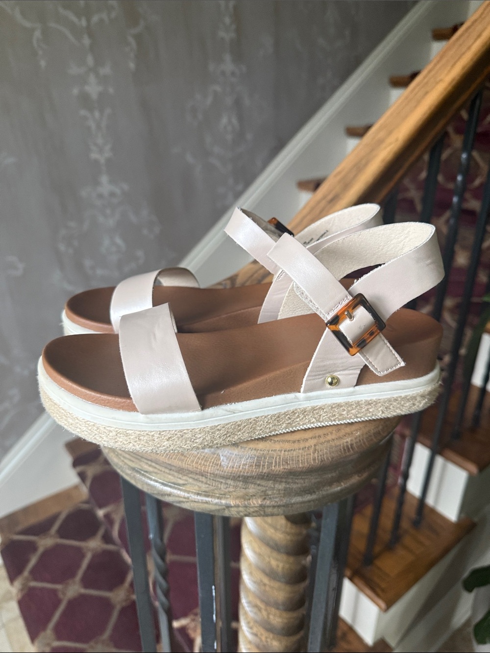 MIA JENISE girls sandal size 4 medium excellent condition - Picture 2 of 11